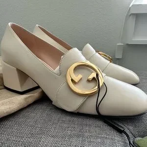 Gucci | Shoes | Gucci Womens Cream Loafers With Gold Accent  display picture 3